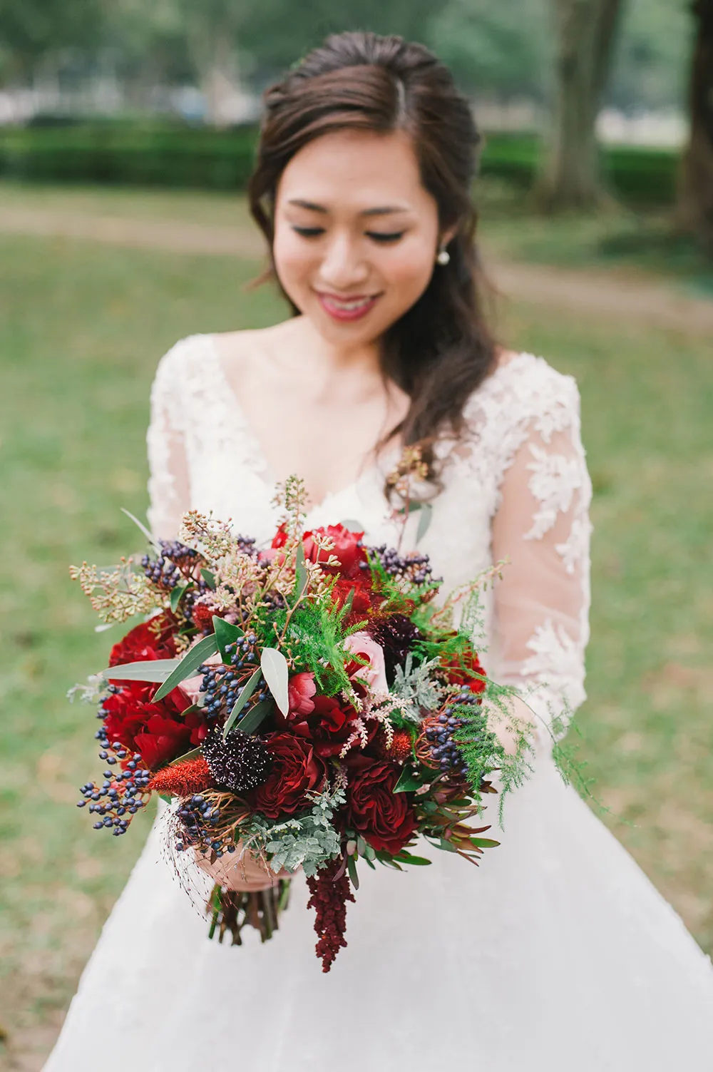 Photo by Munkeat Photography. theweddingnotebook.com