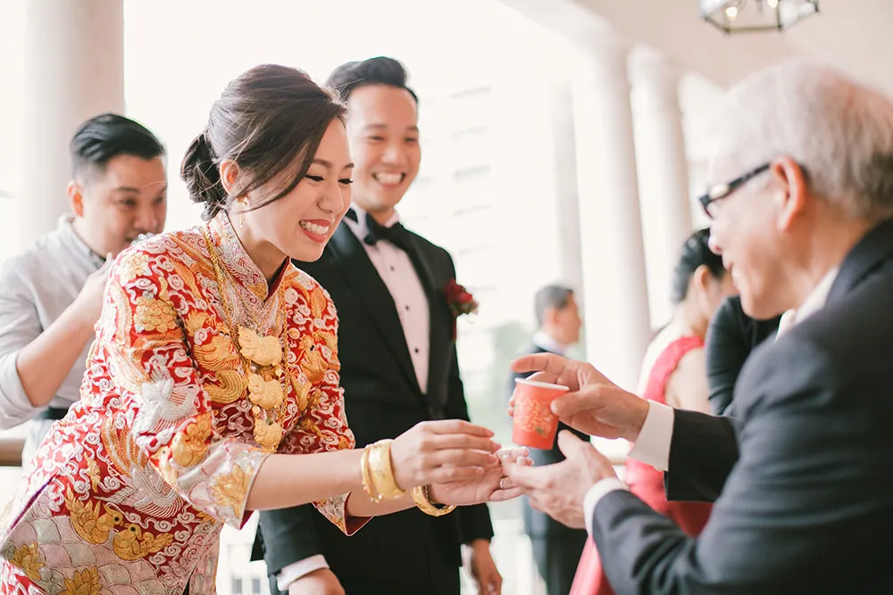 Photo by Munkeat Photography. theweddingnotebook.com