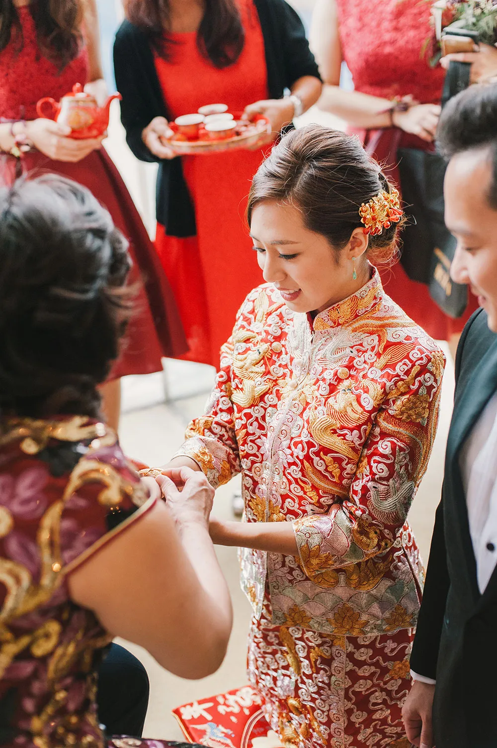 Photo by Munkeat Photography. theweddingnotebook.com