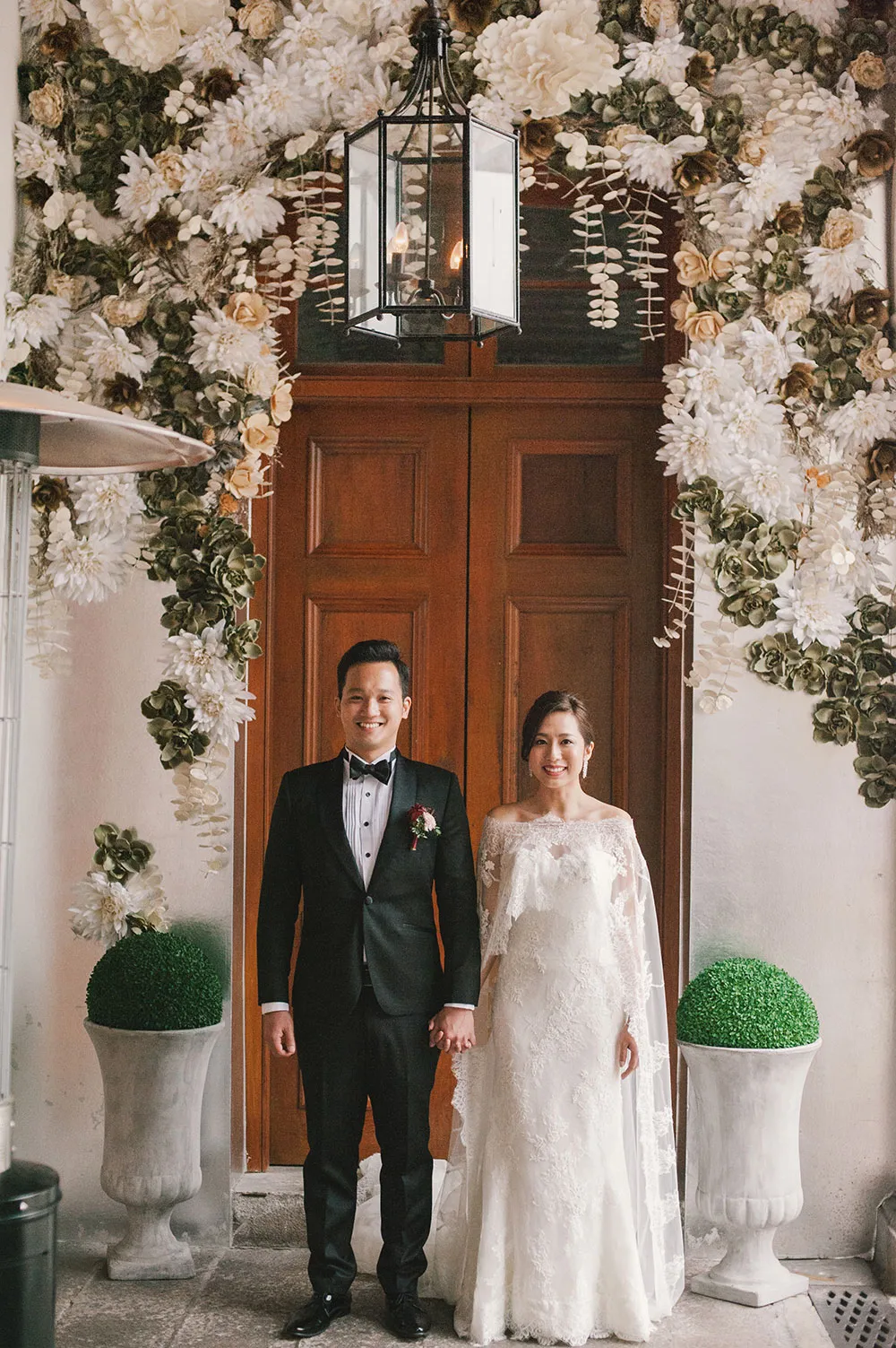 Photo by Munkeat Photography. theweddingnotebook.com