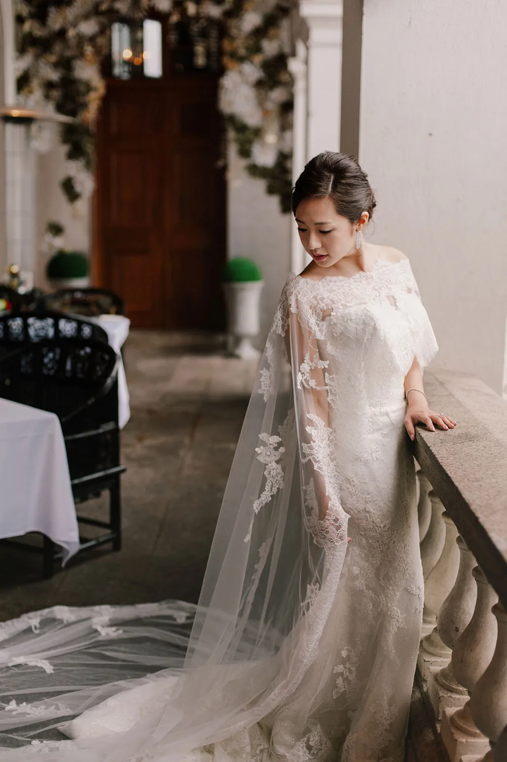 Photo by Munkeat Photography. theweddingnotebook.com