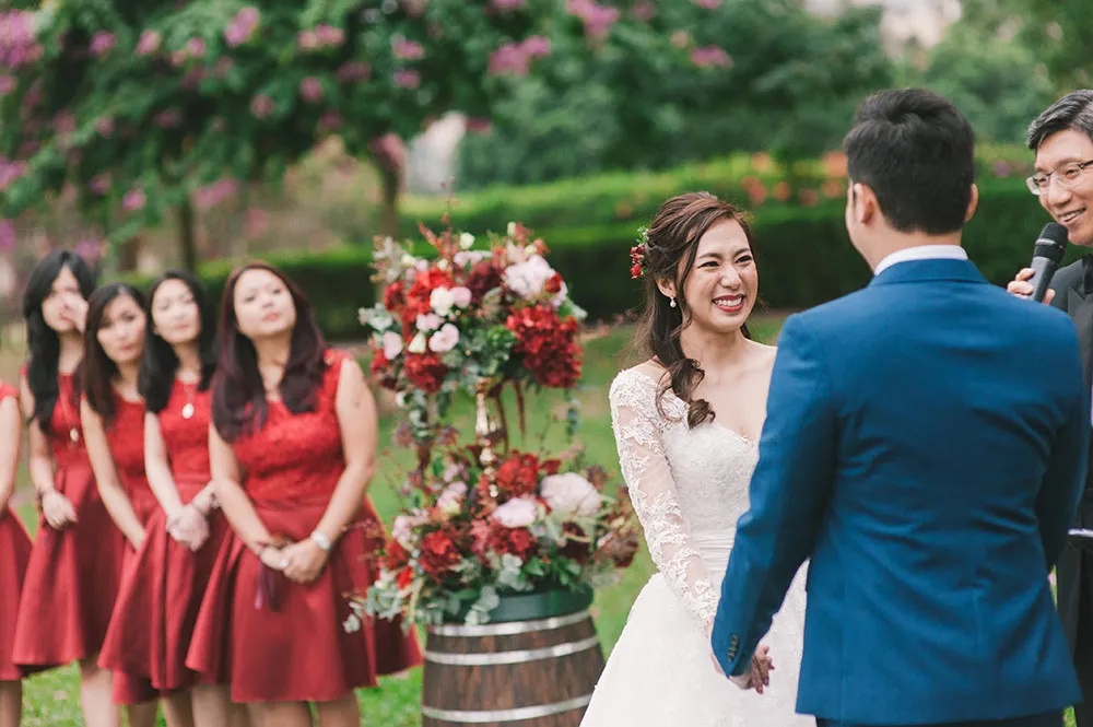 Photo by Munkeat Photography. theweddingnotebook.com