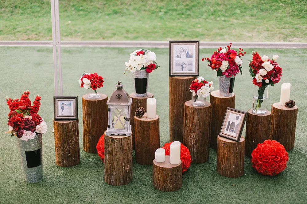 Photo by Munkeat Photography. theweddingnotebook.com