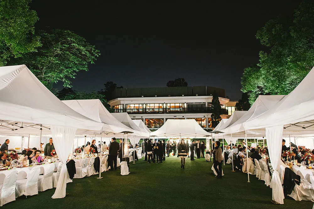 Photo by Munkeat Photography. theweddingnotebook.com