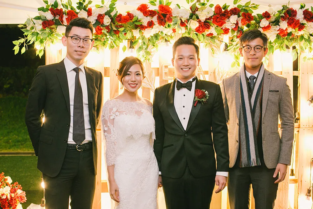 Photo by Munkeat Photography. theweddingnotebook.com