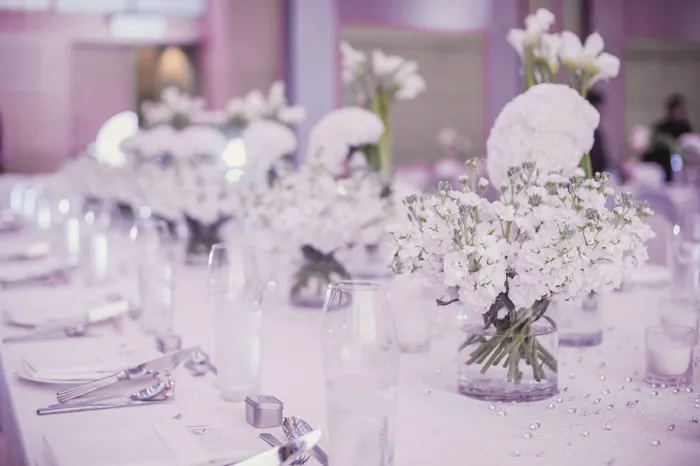 White on white wedding. Photography by Creative Clicks. theweddingnotebook.com