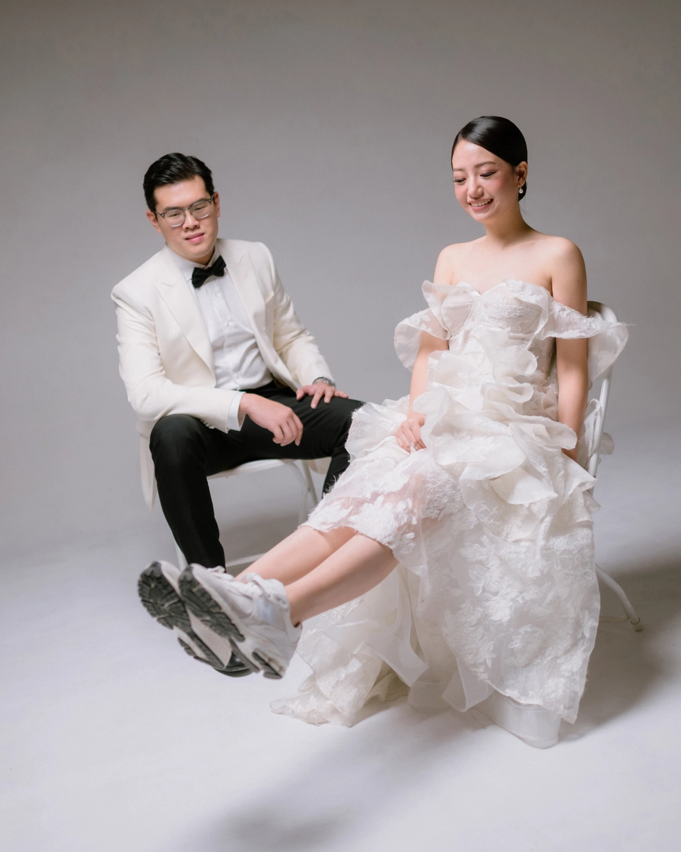 Sophisticated and Chic Indoor Pre-Wedding Photoshoot