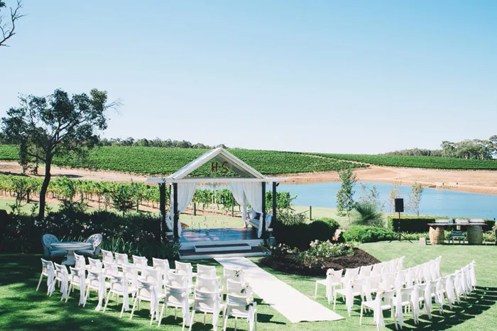 Photo Ben Yew Photography. theweddingnotebook.com