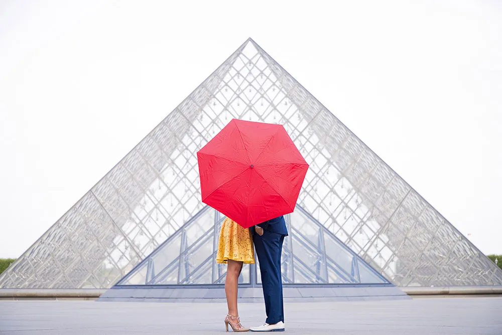 Photo by Kiss Me in Paris. theweddingnotebook.com