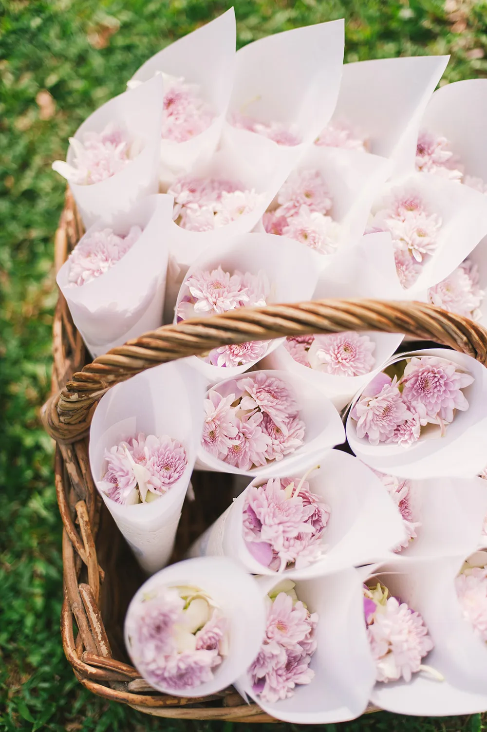 Munkeat Photography. theweddingnotebook.com