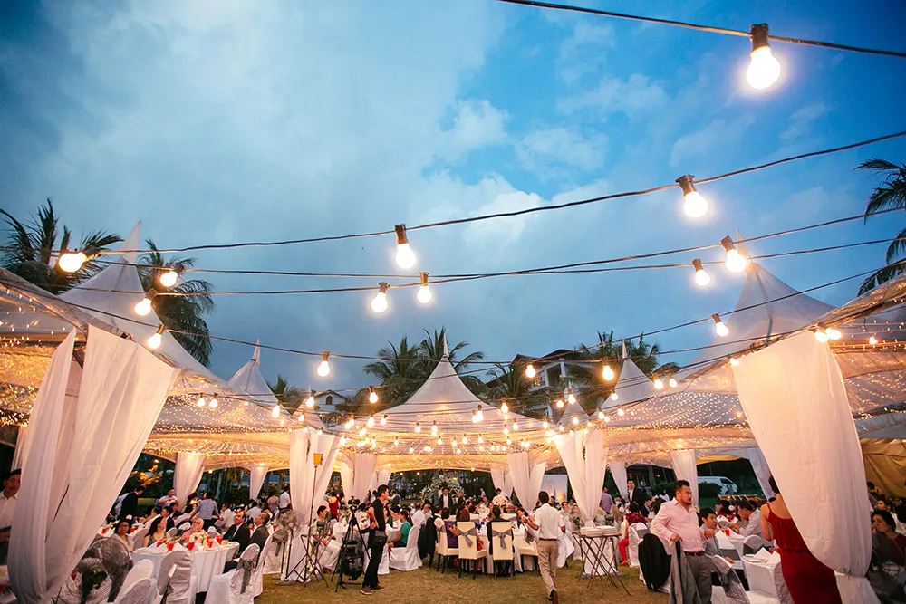 Munkeat Photography. theweddingnotebook.com