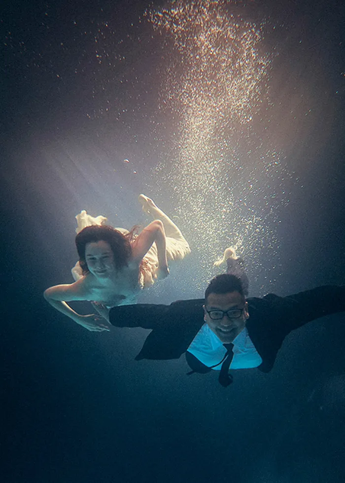 Photo by Julian Oh Redd Bullets. theweddingnotebook.com