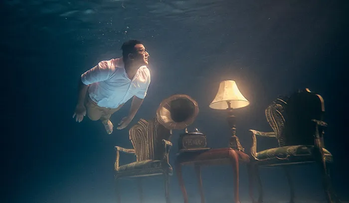 Photo by Julian Oh Redd Bullets. theweddingnotebook.com