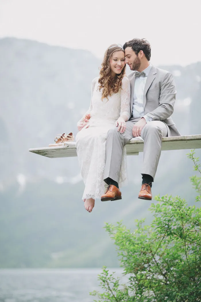 Bridal portraits in Hallstatt. Photography by Thomas Steibl. theweddingnotebook.com