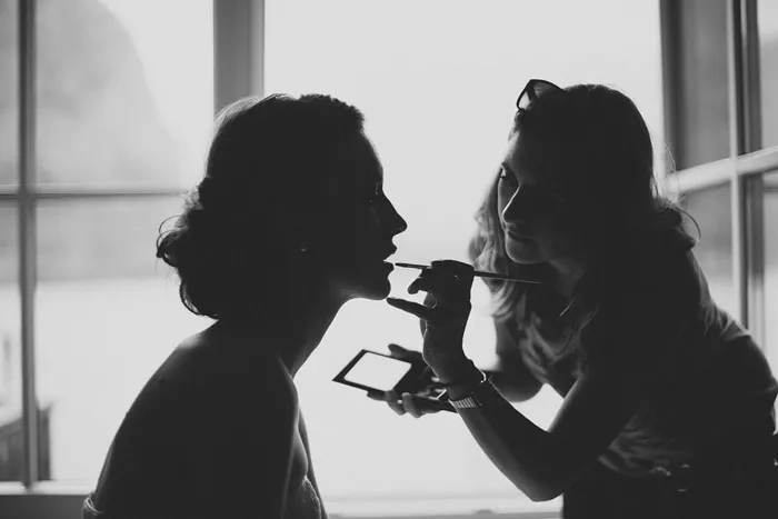 Bridal portraits in Hallstatt. Photography by Thomas Steibl. theweddingnotebook.com
