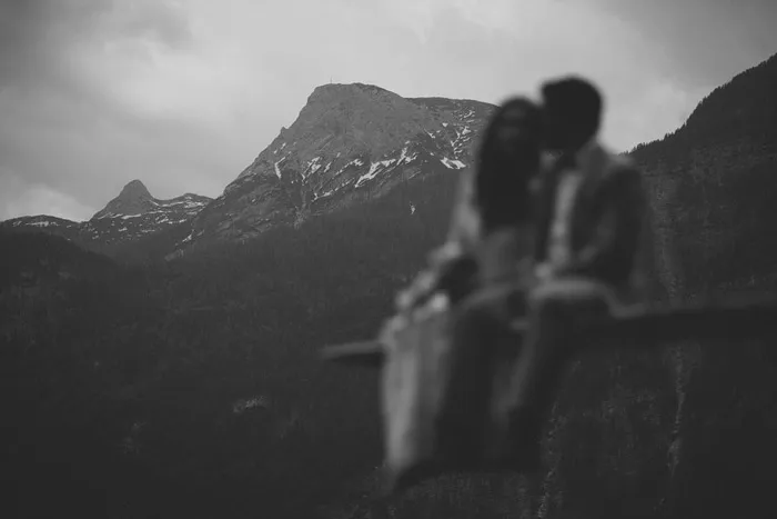 Bridal portraits in Hallstatt. Photography by Thomas Steibl. theweddingnotebook.com
