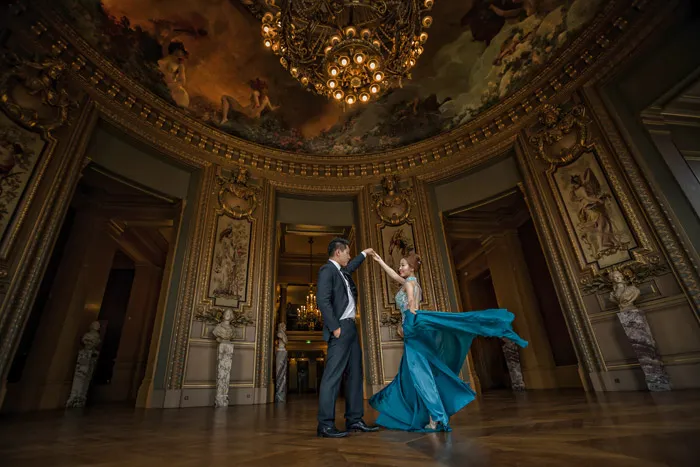 Photo by Acapella Photography. theweddingnotebook.com