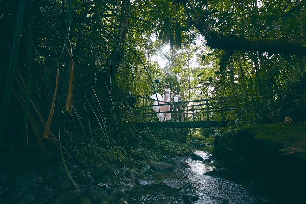 Photo by Threebox Studio. theweddingnotebook.com