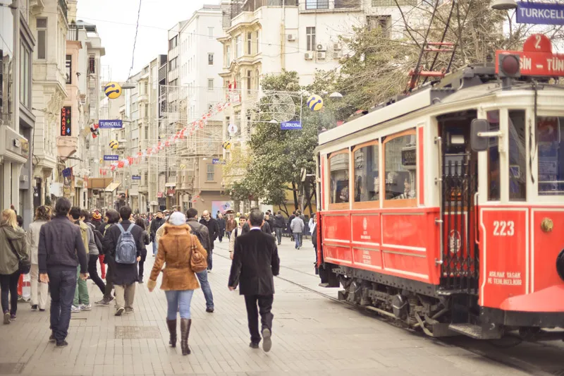 Photo by Andrew Yep Photographie. theweddingnotebook.com