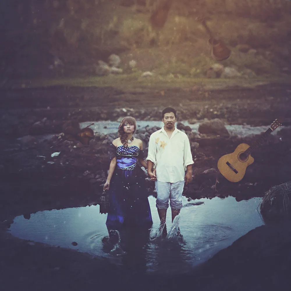 Photo by Emz Photography. theweddingnotebook.com