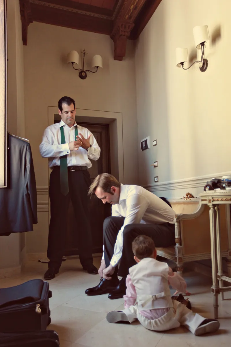 groom preparation. ZA Gallery. theweddingnotebook.com