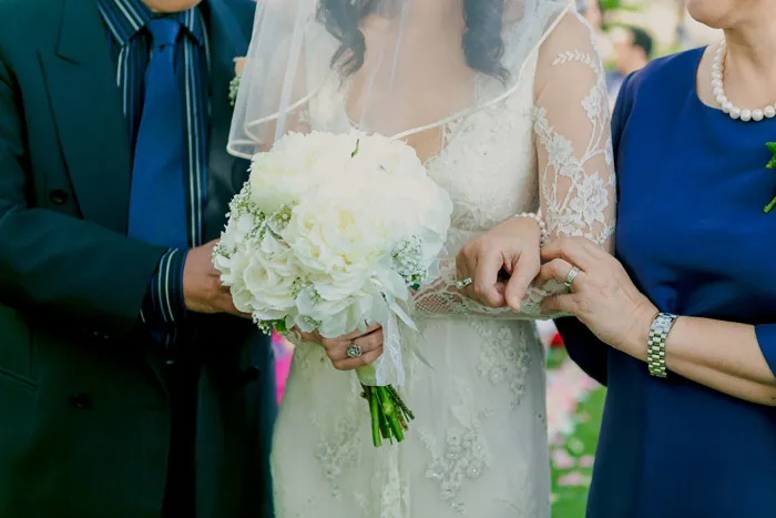 Photo by Alextan Artworks. theweddingnotebook.com