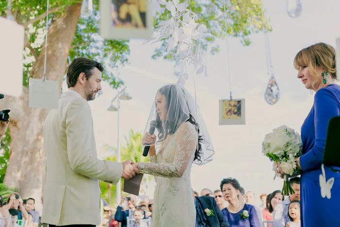 Photo by Alextan Artworks. theweddingnotebook.com