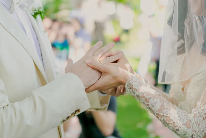 Photo by Alextan Artworks. theweddingnotebook.com