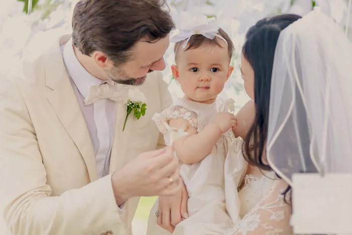 Photo by Alextan Artworks. theweddingnotebook.com