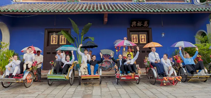 Photo by Alextan Artworks. theweddingnotebook.com