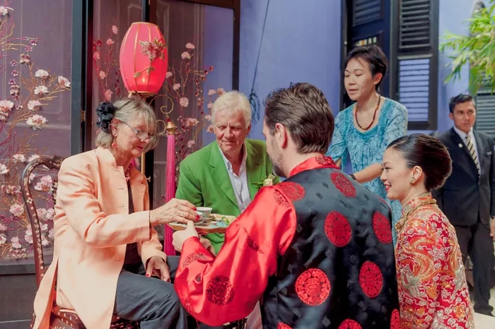 Photo by Alextan Artworks. theweddingnotebook.com