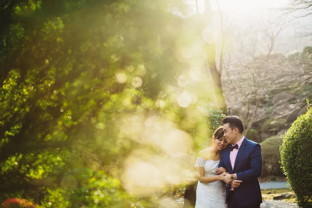 Photo by Synchronal Photography. theweddingnotebook.com