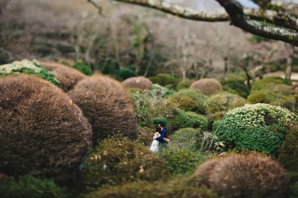 Photo by Synchronal Photography. theweddingnotebook.com