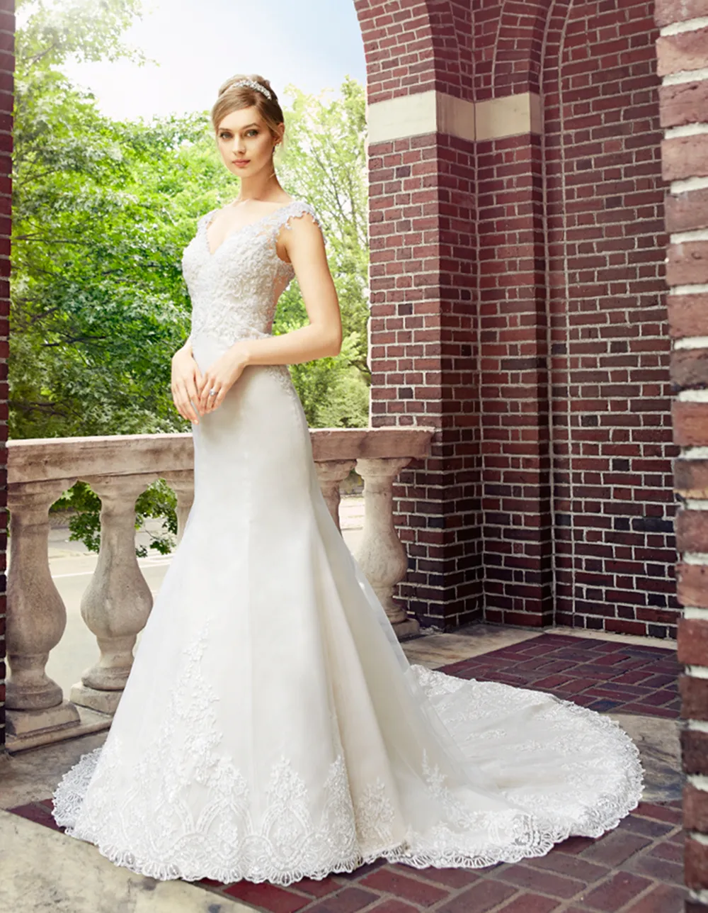 Val Stefani Spring 2017 Collection. theweddingnotebook.com