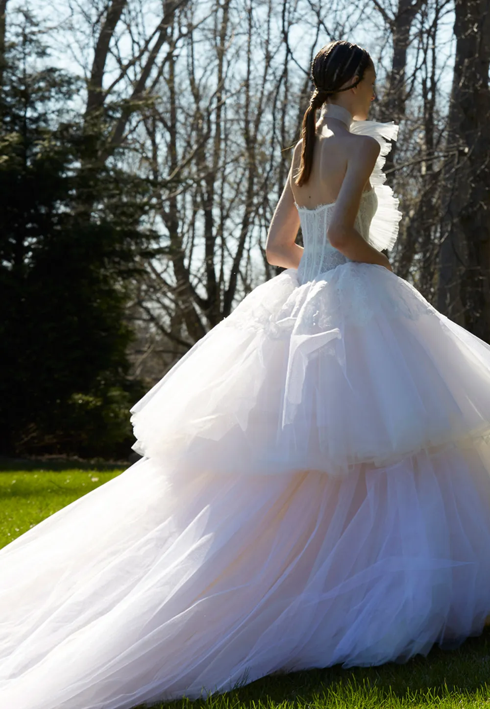 Sigourney - Vera Wang Spring 2017 Bridal Collection. theweddingnotebook.com