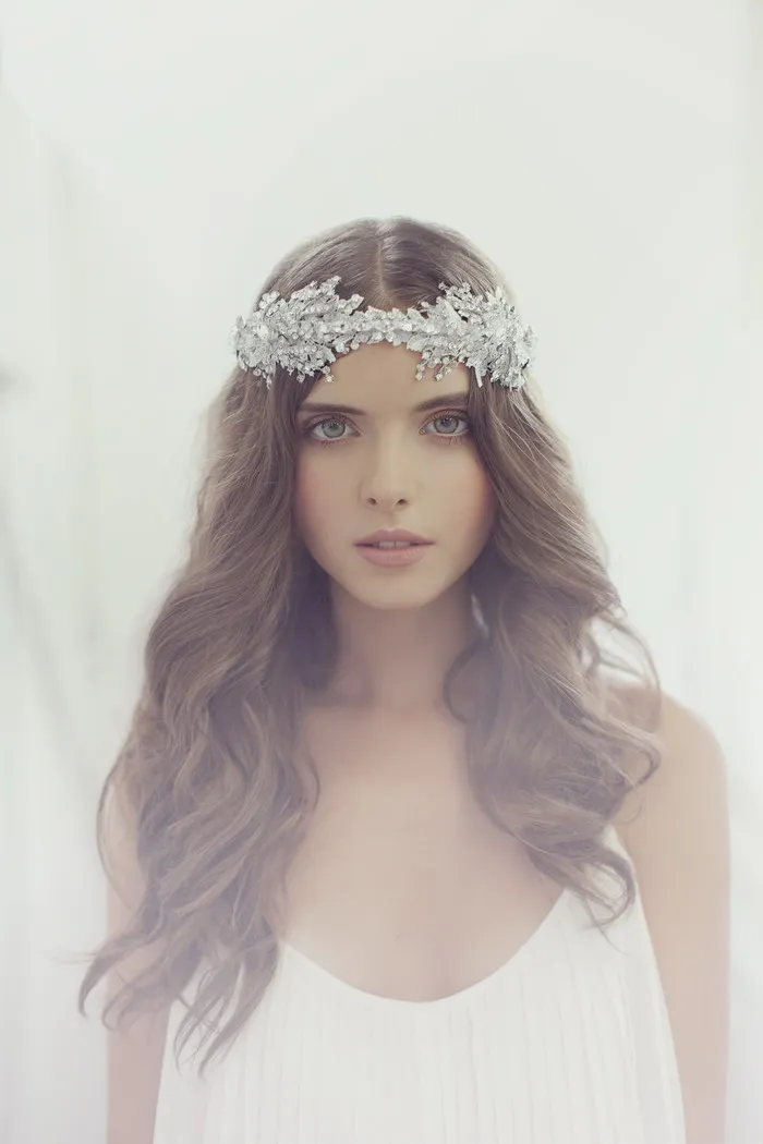 Elizabeth - Viktoria Novak 2014 Collection. theweddingnotebook.com