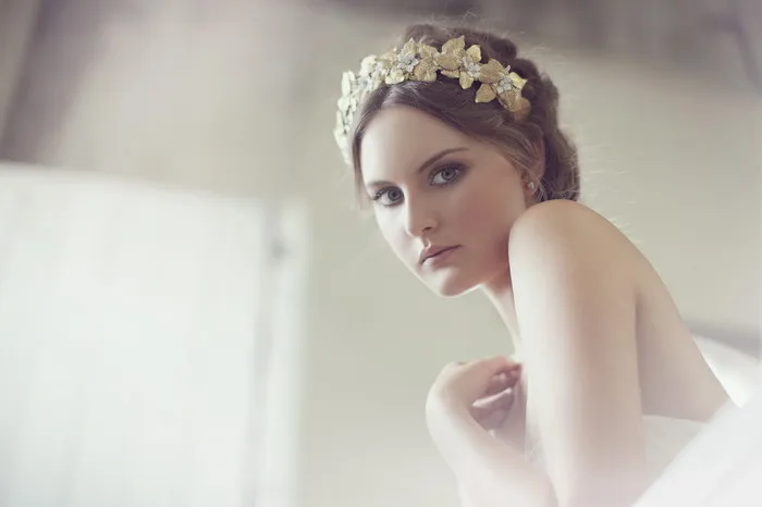 Grace - Viktoria Novak 2014 Collection. theweddingnotebook.com