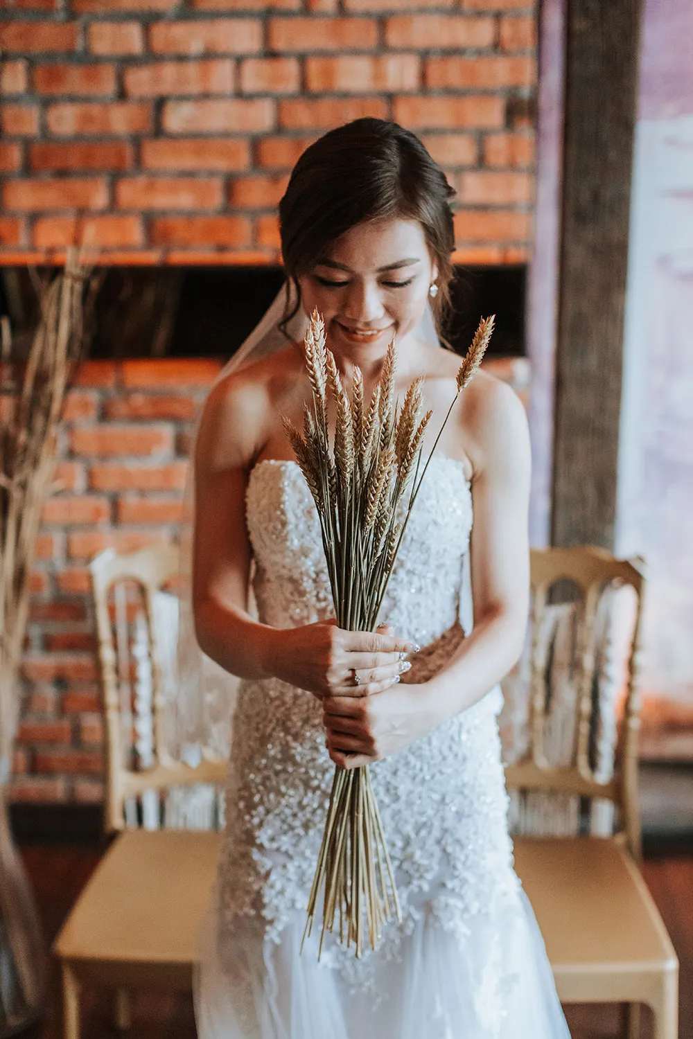 Photo by Zach Chin of Munkeat Studio. theweddingnotebook.com