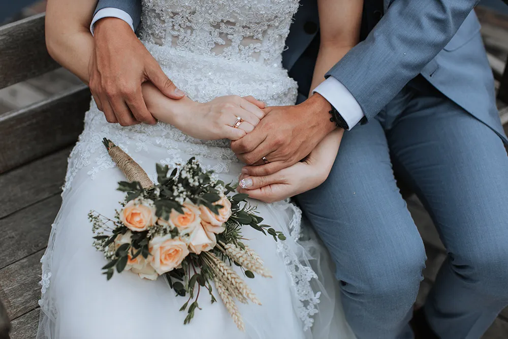 Photo by Zach Chin of Munkeat Studio. theweddingnotebook.com