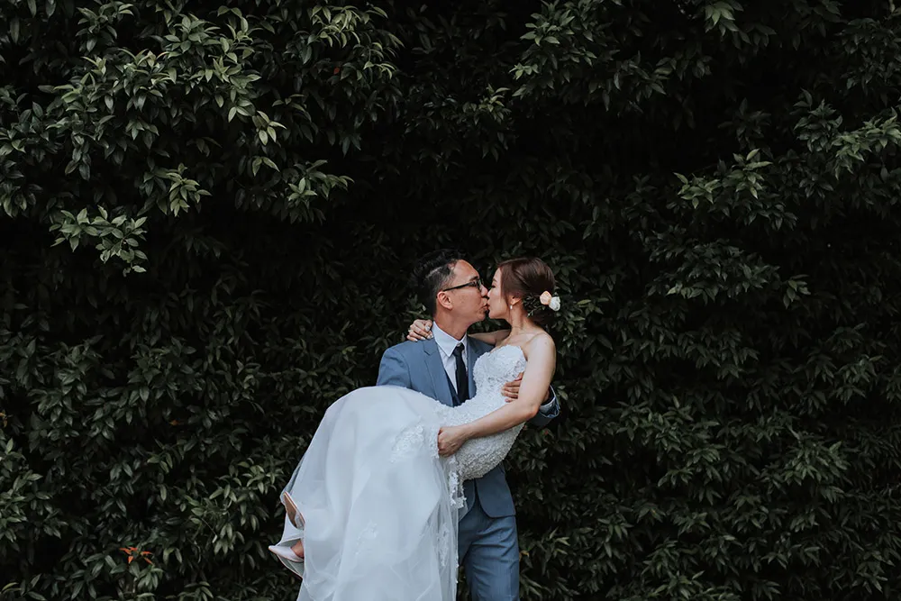 Photo by Zach Chin of Munkeat Studio. theweddingnotebook.com