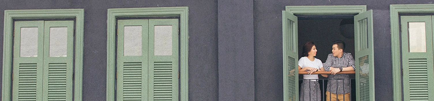 Vintage Engagement Portraits With an Extra Sentimental Twist