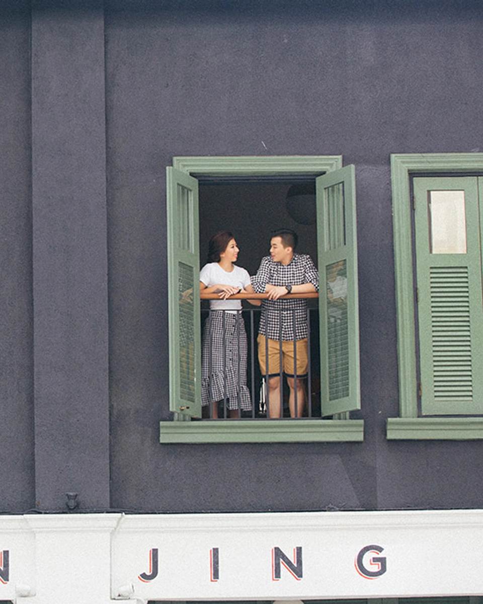 Vintage Engagement Portraits With an Extra Sentimental Twist