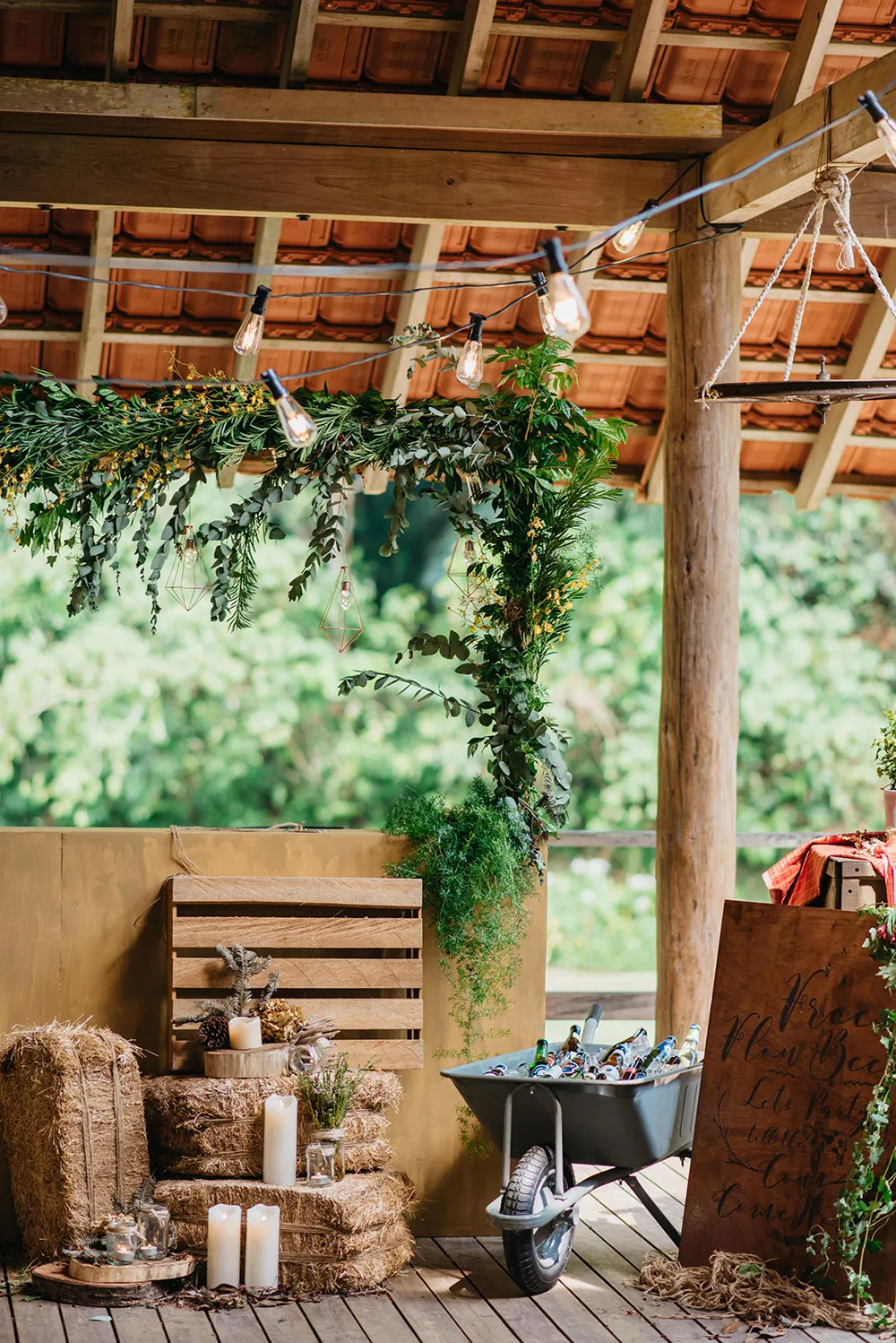 Photo by Peter Herman Photography. Styling by The PeakXperience. theweddingnotebook.com