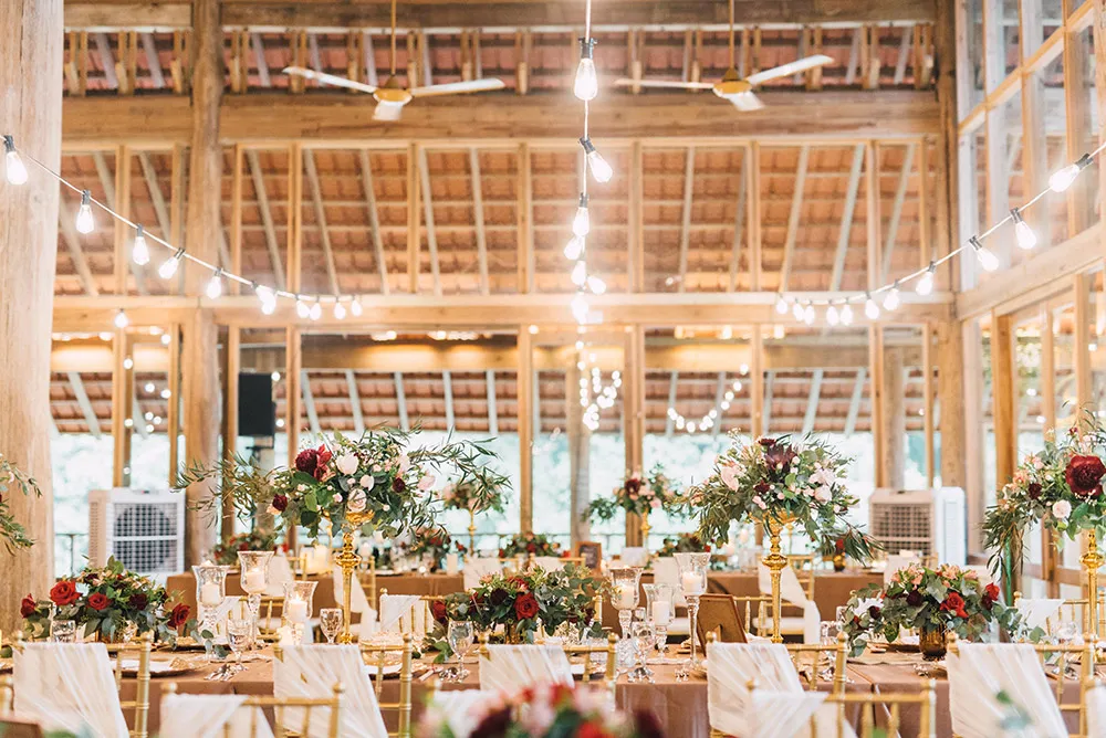 Photo by Peter Herman Photography. Styling by The PeakXperience. theweddingnotebook.com