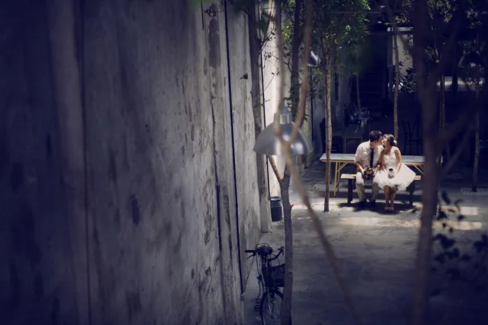 Photography by U Wang Studio. theweddingnotebook.com