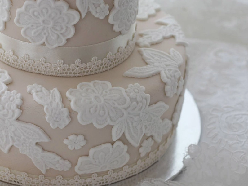 Match Made In Heaven: Cakes and Bridal Gowns