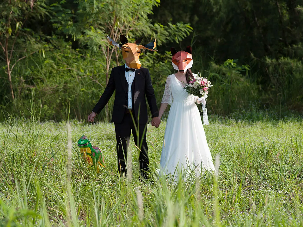 The Peeping Thom Photography. theweddingnotebook.com