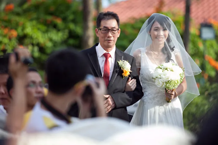 Garden wedding at Hotel Equatorial Bangi. Photo by Anna-Rina. theweddingnotebook.com