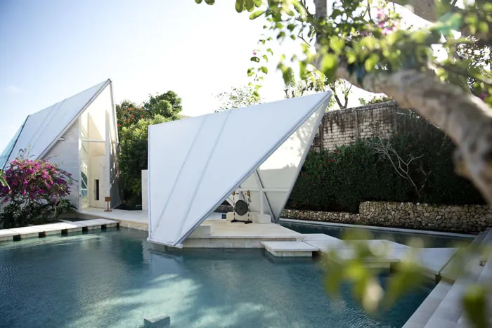 A destination wedding at Tirtha Uluwatu, Bali. Photo by Iwan Photography. Styling by The Wedding Stylist. theweddingnotebook.com