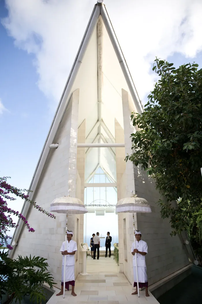 Photo by Iwan Photography. Styling by The Wedding Stylist. theweddingnotebook.com